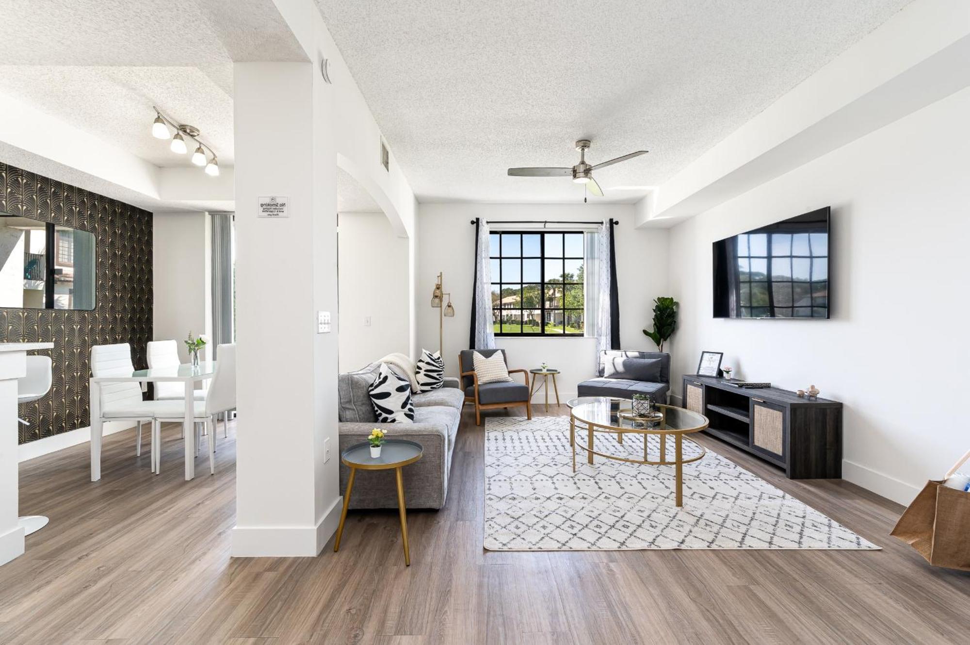 Newly Renovated Townhome With King Bed 델레이비치 외부 사진