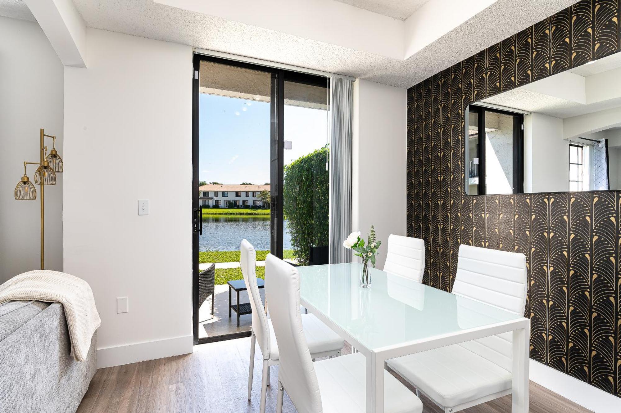 Newly Renovated Townhome With King Bed 델레이비치 외부 사진