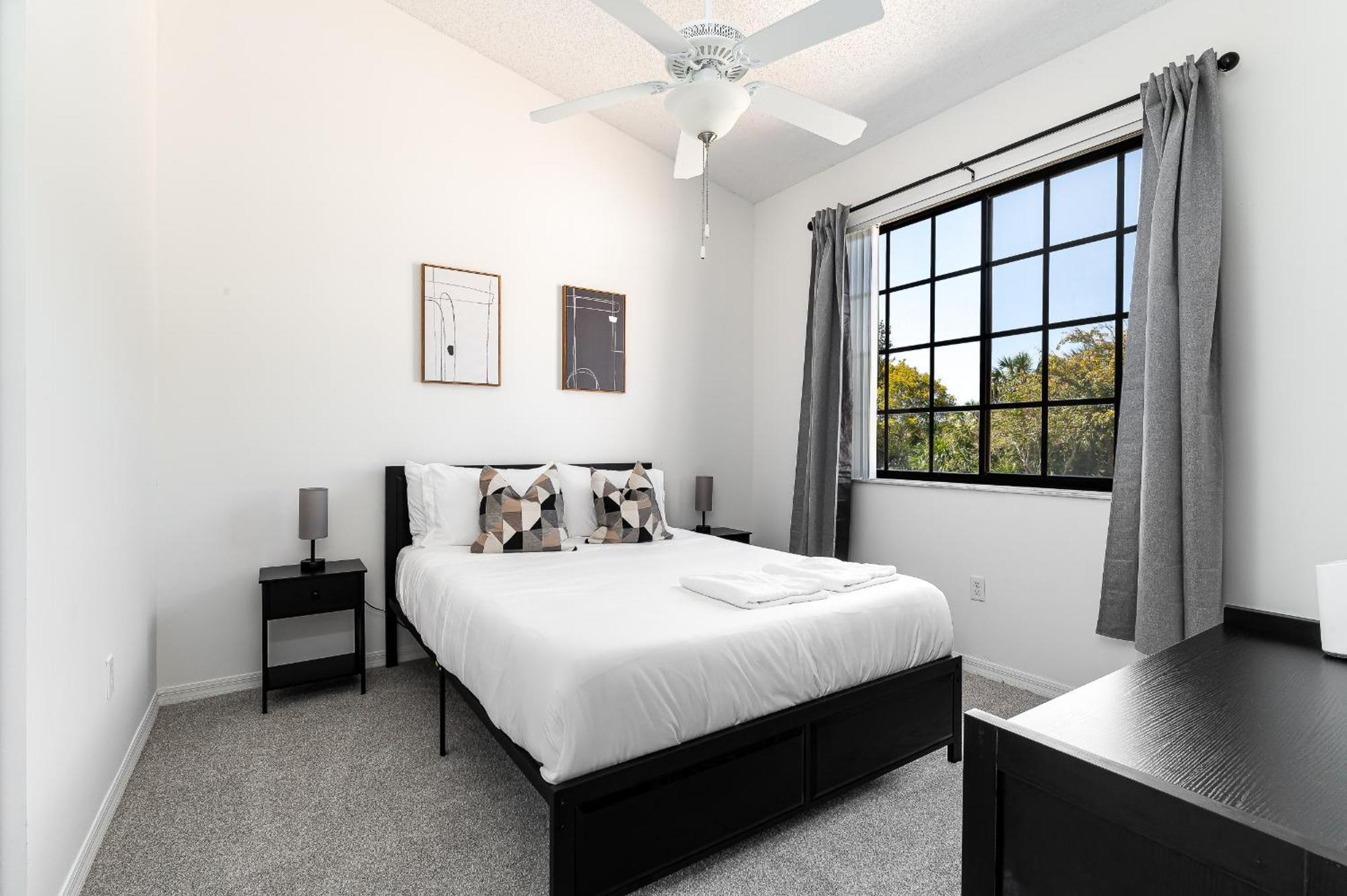 Newly Renovated Townhome With King Bed 델레이비치 외부 사진