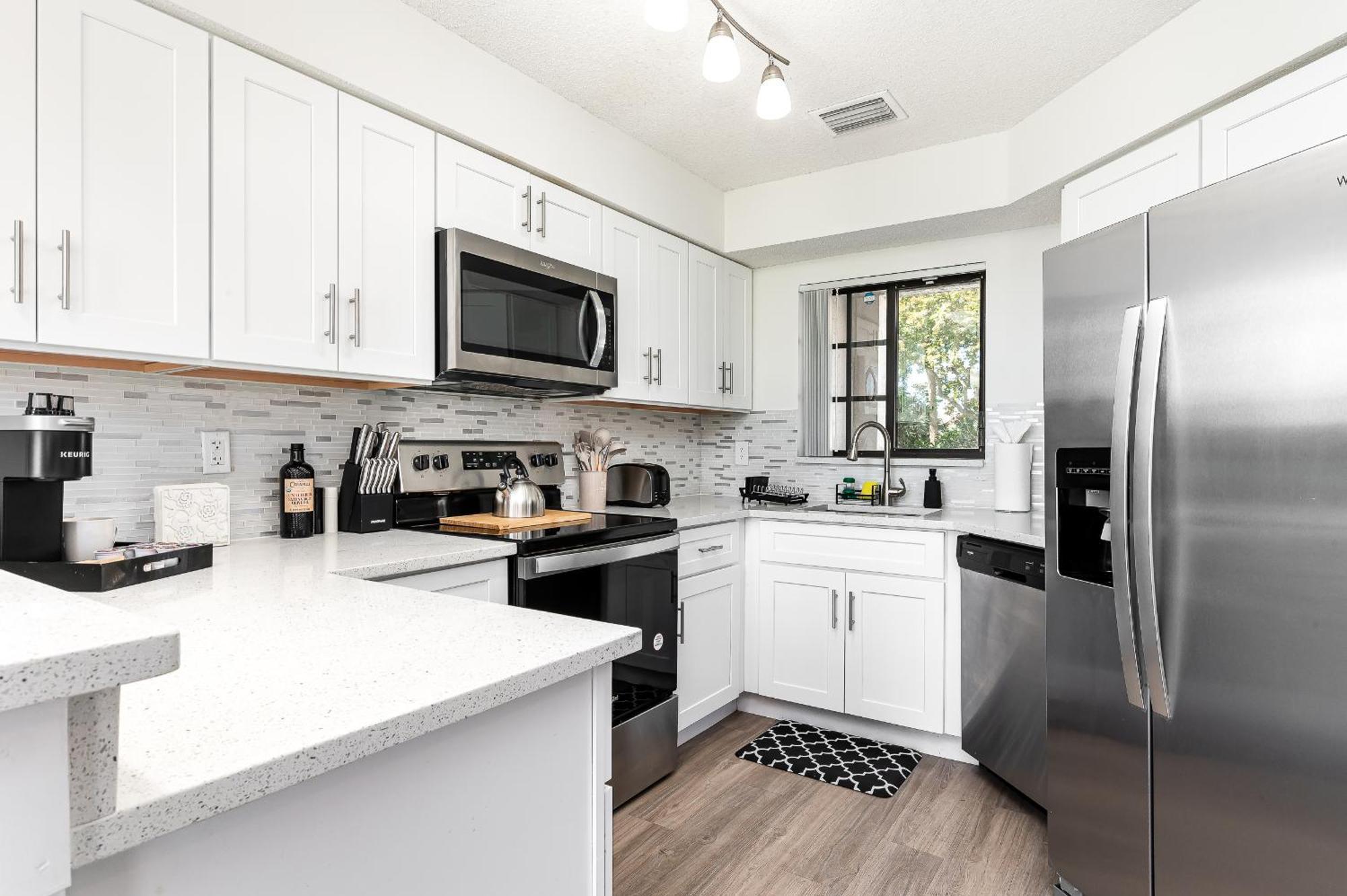 Newly Renovated Townhome With King Bed 델레이비치 외부 사진